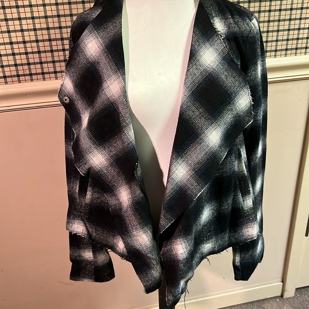 BB Dakota Plaid Grunge Raw Edge Flannel Jacket - Women's Size Small